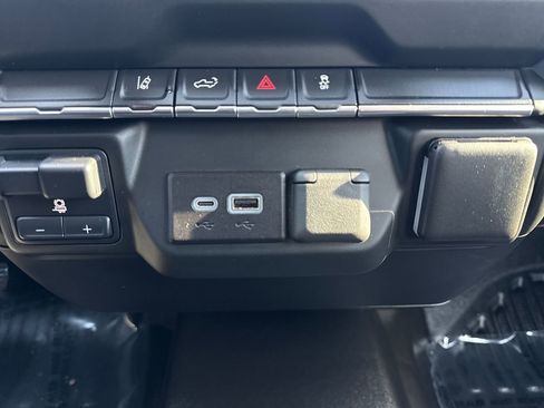 Used 2024 GMC Sierra 2500 Pro w/ Convenience Package image 30