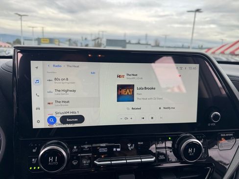 New 2025 Toyota Highlander Limited image 22