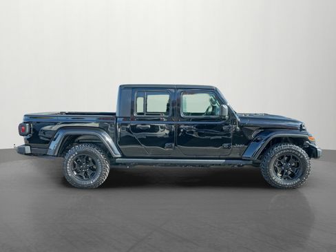Used 2021 Jeep Gladiator Willys image 8