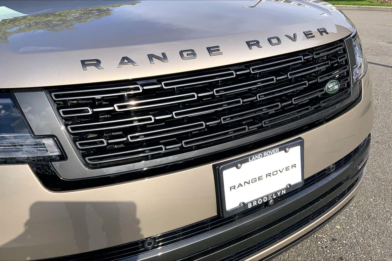 Certified 2025 Land Rover Range Rover SE AWD/4WD image 6