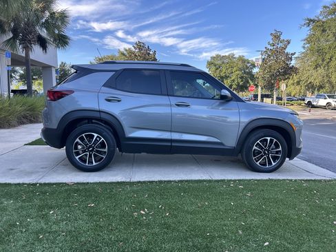 Used 2024 Chevrolet TrailBlazer LT w/ Convenience Package image 8