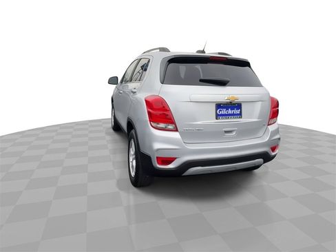 Used 2018 Chevrolet Trax LT w/ LT Convenience Package image 6
