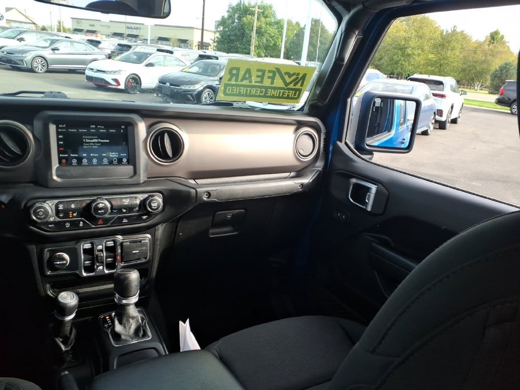 Used 2020 Jeep Gladiator Sport w/ Quick Order Package 24S AWD/4WD image 8