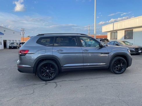 Used 2023 Volkswagen Atlas SEL R-Line image 3