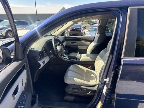 Used 2025 Honda Pilot EX-L image 9