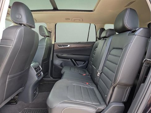 Used 2024 Volkswagen Atlas SEL AWD/4WD image 11
