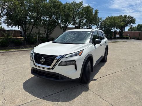 Used 2021 Nissan Rogue S FWD image 2