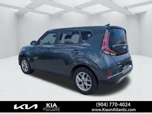 Used 2024 Kia Soul LX w/ Option Group 015 FWD image 5