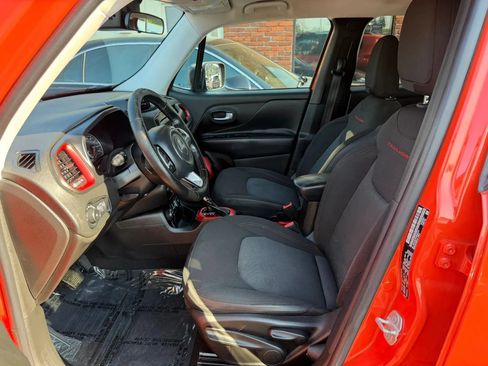 Used 2016 Jeep Renegade Trailhawk AWD/4WD image 20