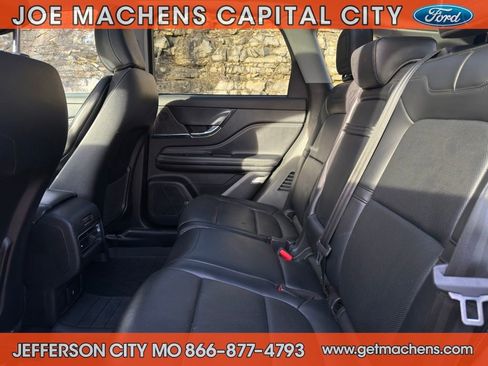 Used 2022 Lincoln Corsair AWD w/ Premium Package image 13