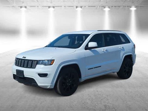 Certified 2018 Jeep Grand Cherokee Altitude AWD/4WD image 4