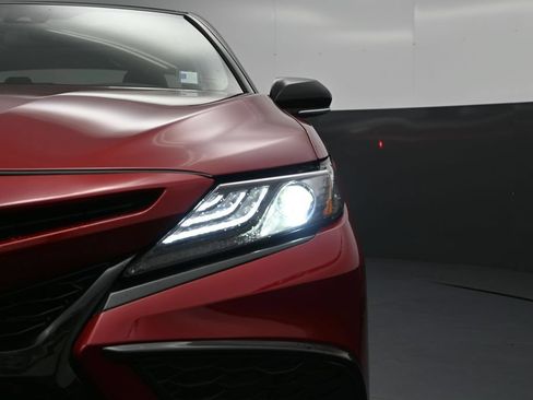 Used 2022 Toyota Camry XSE FWD image 10