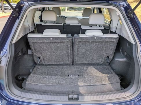 Used 2023 Volkswagen Tiguan SE image 6
