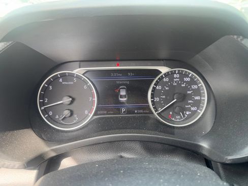 Used 2022 Nissan Sentra SR w/ Electronics Package FWD image 11