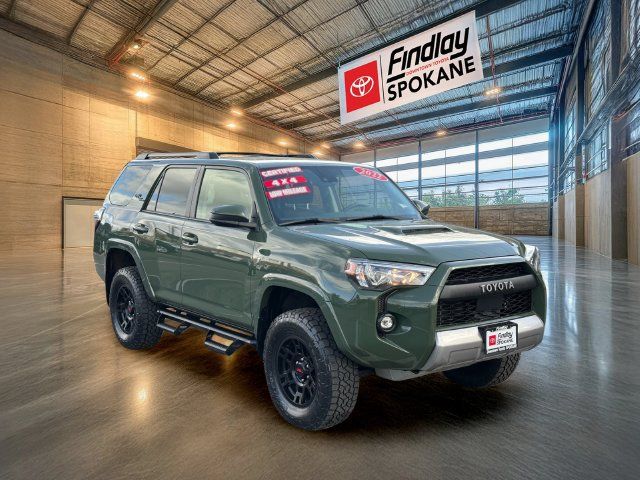Certified 2022 Toyota 4Runner TRD Off-Road AWD/4WD image 2