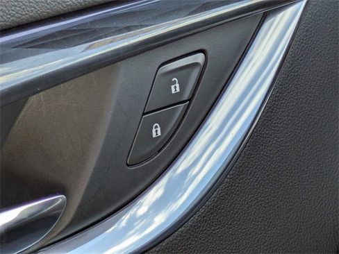 Used 2024 Buick Enclave Premium image 25