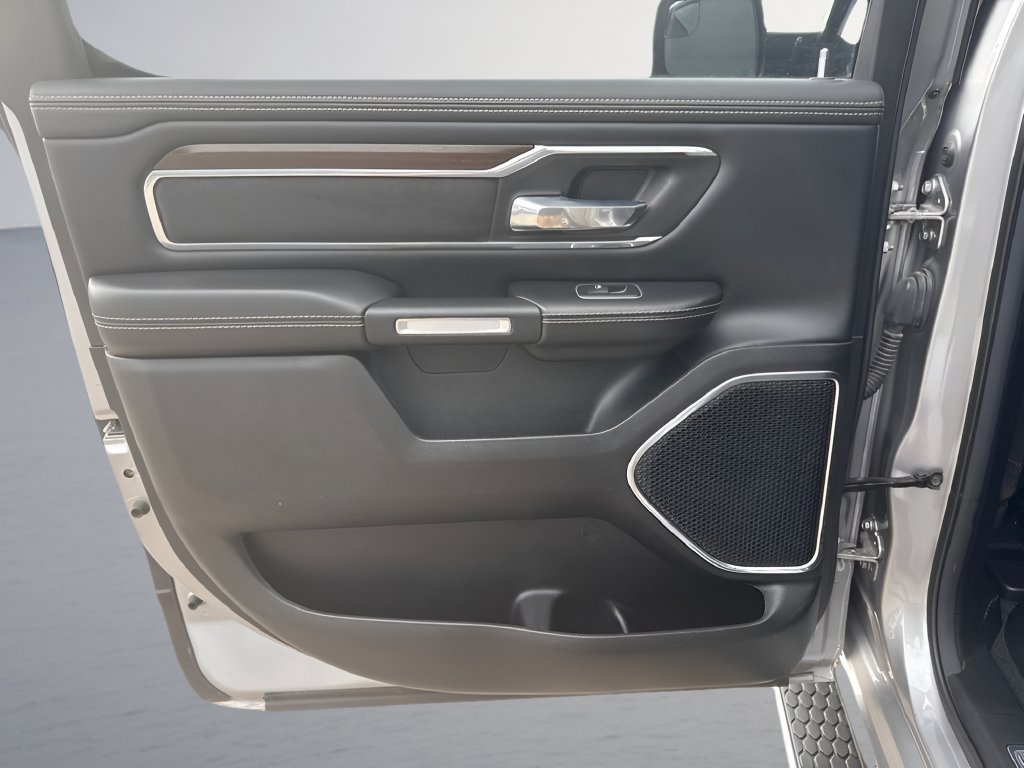 Used 2021 RAM 1500 Laramie AWD/4WD image 31