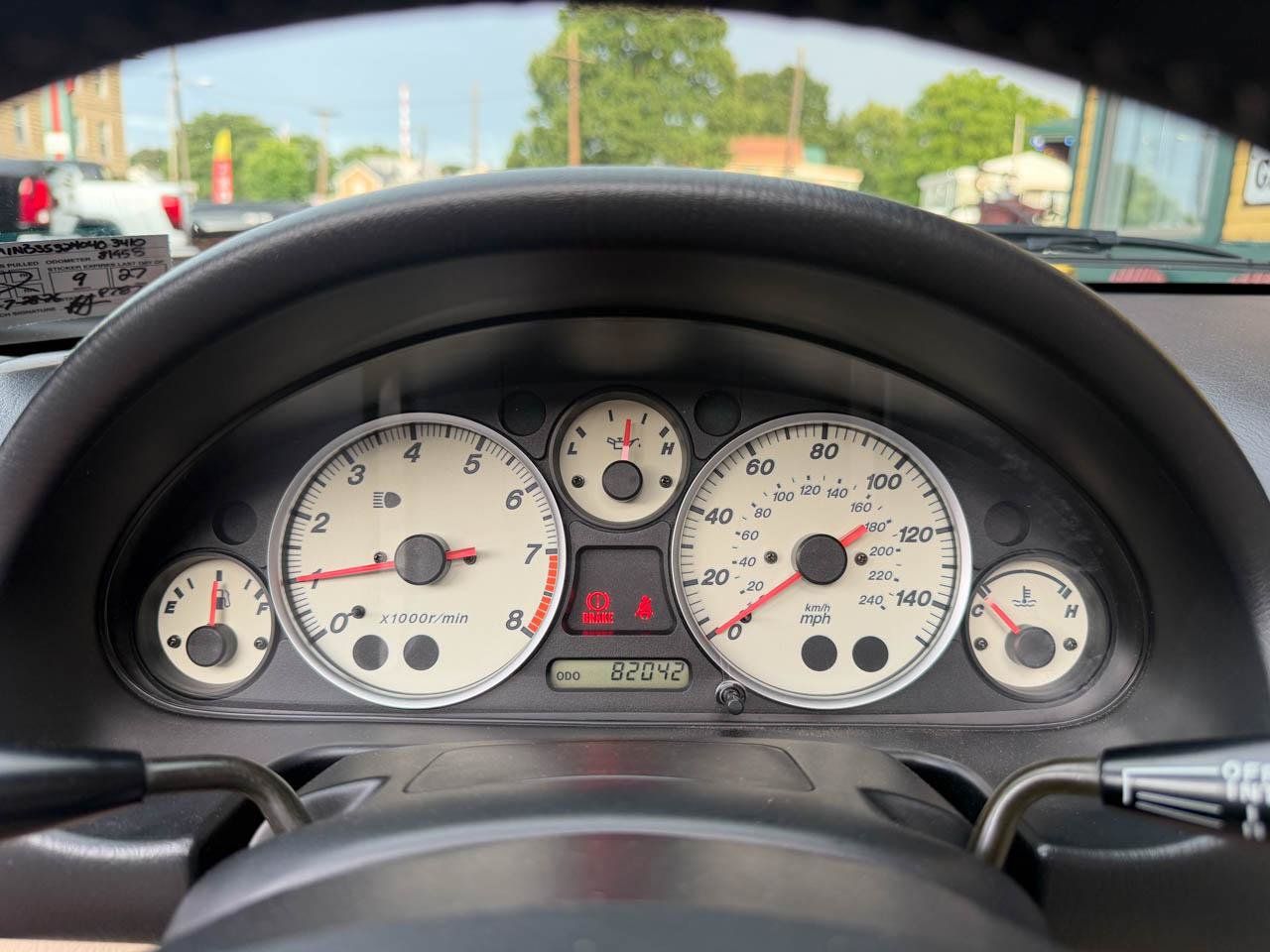 Used 2004 MAZDA MX-5 Miata LS RWD image 34