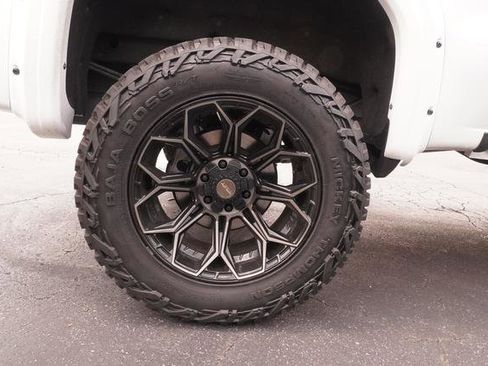 Used 2023 GMC Sierra 1500 AT4 w/ AT4 Premium Package AWD/4WD image 41