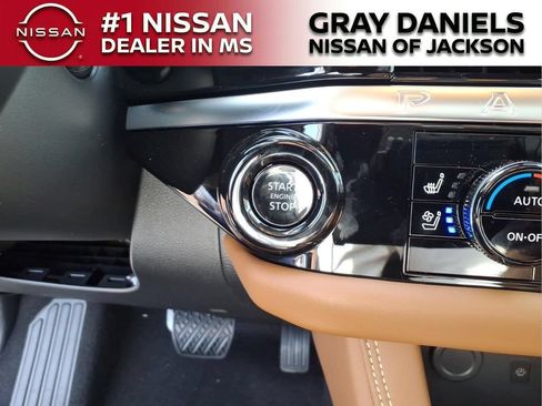 New 2026 Nissan Pathfinder Platinum FWD image 16