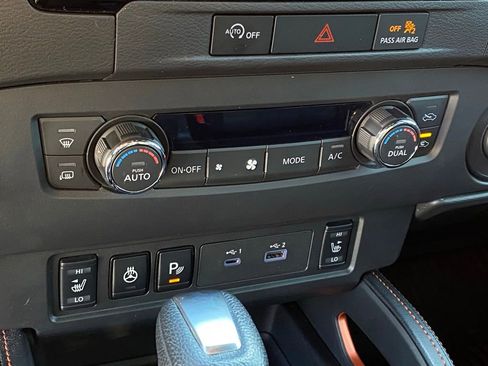 Used 2023 Nissan Frontier PRO-4X w/ Pro-4X Premium Package image 17