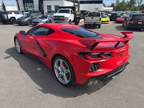 Used 2022 Chevrolet Corvette Stingray Preferred Cpe w/ Z51 Performance Package RWD image 3