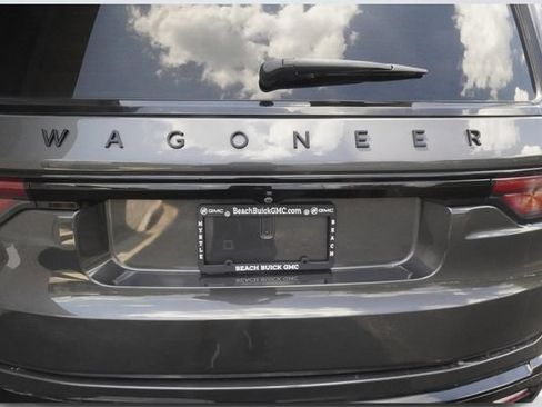 Used 2025 Jeep Wagoneer Series II w/ Convenience Group I RWD image 10