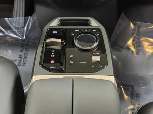 New 2026 BMW iX xDrive60 image 18