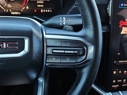 Used 2024 GMC Acadia Elevation image 17