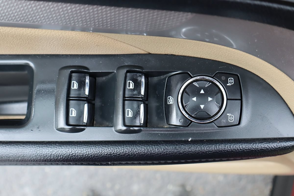 Used 2016 Ford Explorer XLT w/ Equipment Group 202A AWD/4WD image 29