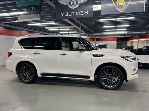Used 2023 INFINITI QX80 Sensory w/ Cargo Package image 4