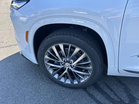 New 2026 Buick Enclave Avenir w/ Super Cruise Package AWD/4WD image 4