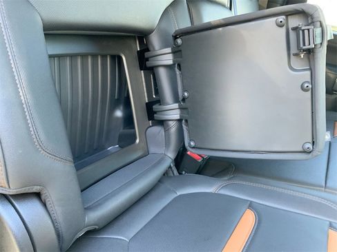 Used 2022 GMC Sierra 2500 AT4 image 31