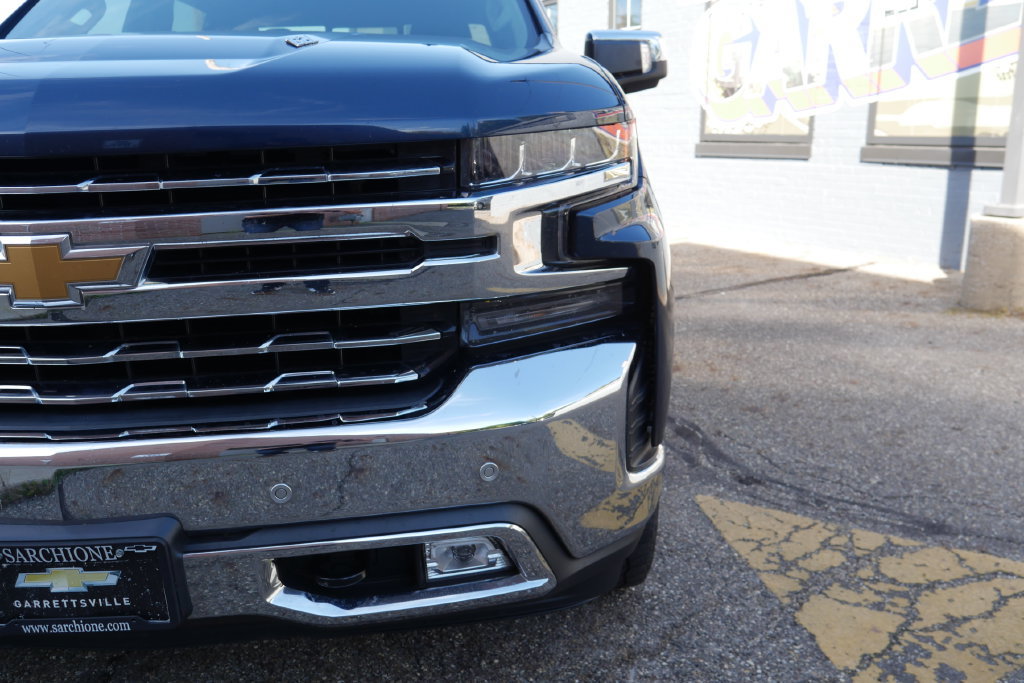 Used 2019 Chevrolet Silverado 1500 LTZ w/ LTZ Premium Package AWD/4WD image 3
