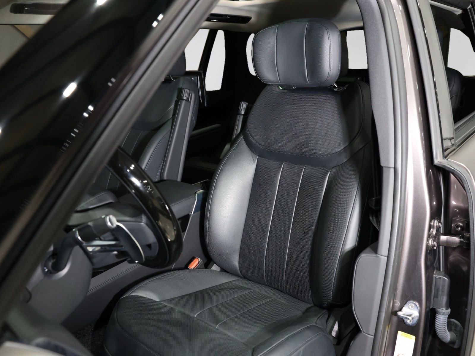 Used 2023 Land Rover Range Rover Long Wheelbase Autobiography AWD/4WD image 20