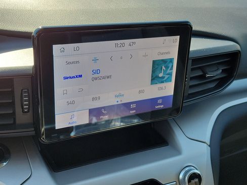 Used 2022 Ford Explorer XLT image 20