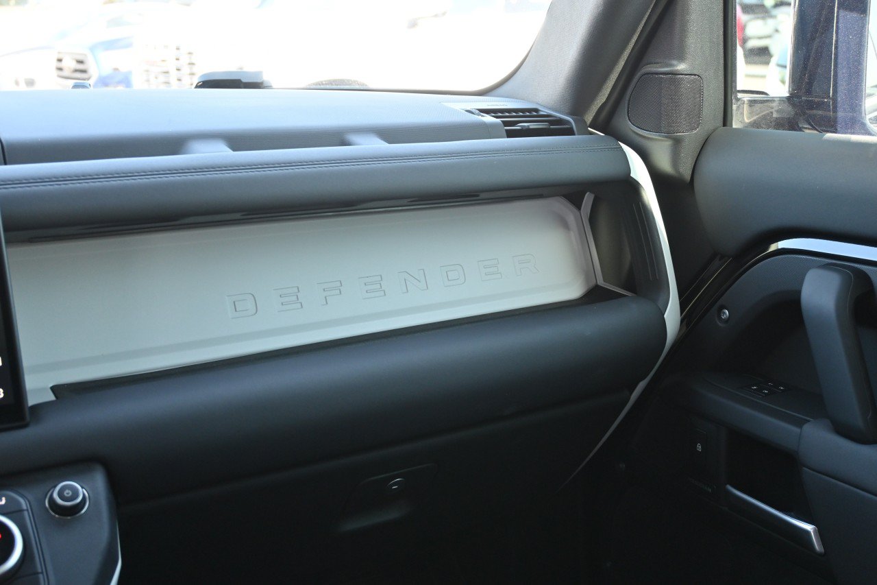 Used 2025 Land Rover Defender 110 S AWD/4WD image 8