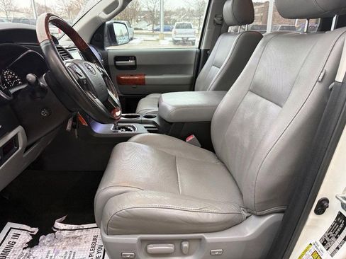 Used 2019 Toyota Sequoia Platinum image 19