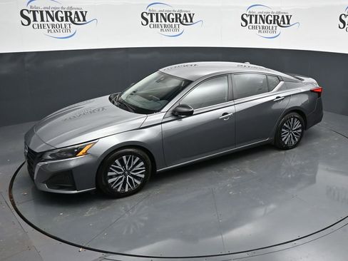 Used 2025 Nissan Altima 2.5 SV FWD image 20