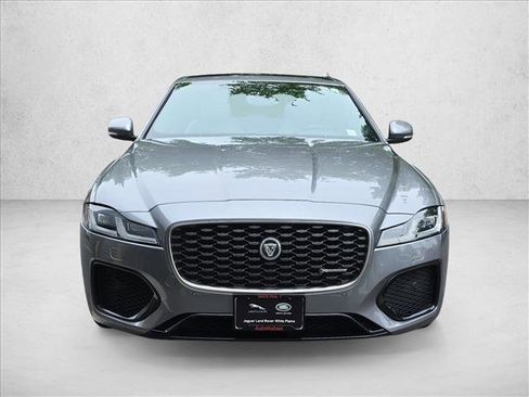 Used 2024 Jaguar XF R-Dynamic SE AWD/4WD image 2
