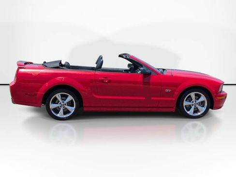 Used 2006 Ford Mustang GT RWD image 4