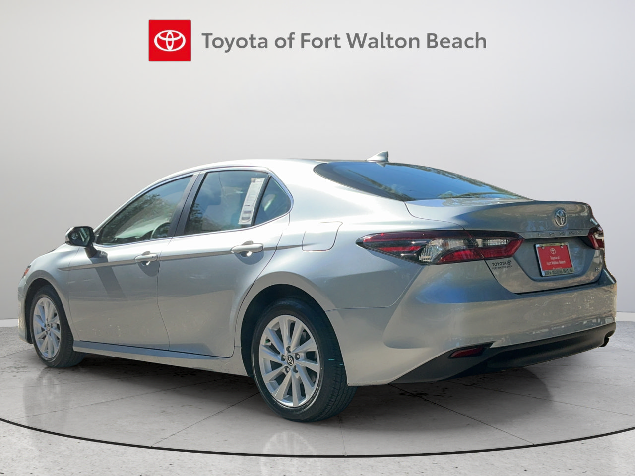Used 2024 Toyota Camry LE FWD image 4