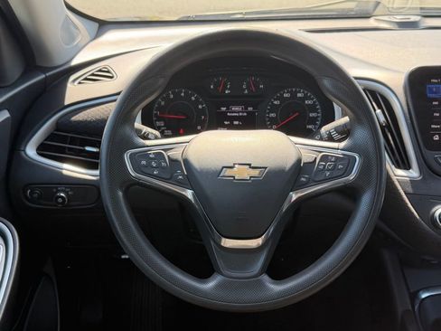 Used 2023 Chevrolet Malibu LT image 39