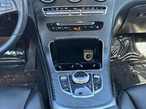 Used 2019 Mercedes-Benz GLC 300 image 18
