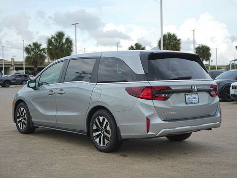 Certified 2026 Honda Odyssey EX-L image 4
