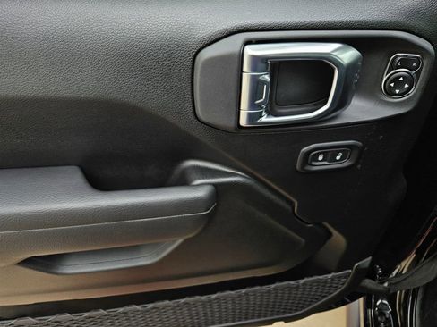New 2026 Jeep Wrangler Unlimited Rubicon AWD/4WD image 17