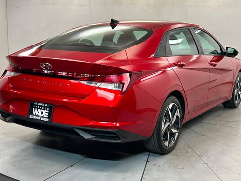 Used 2023 Hyundai Elantra SEL w/ Convenience Package FWD image 5