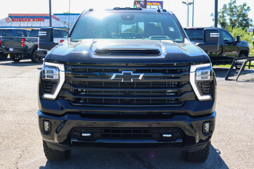 New 2026 Chevrolet Silverado 2500 High Country w/ High Country Premium Package AWD/4WD image 2