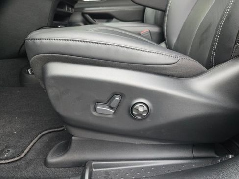 New 2026 Chrysler Pacifica Select AWD/4WD image 15