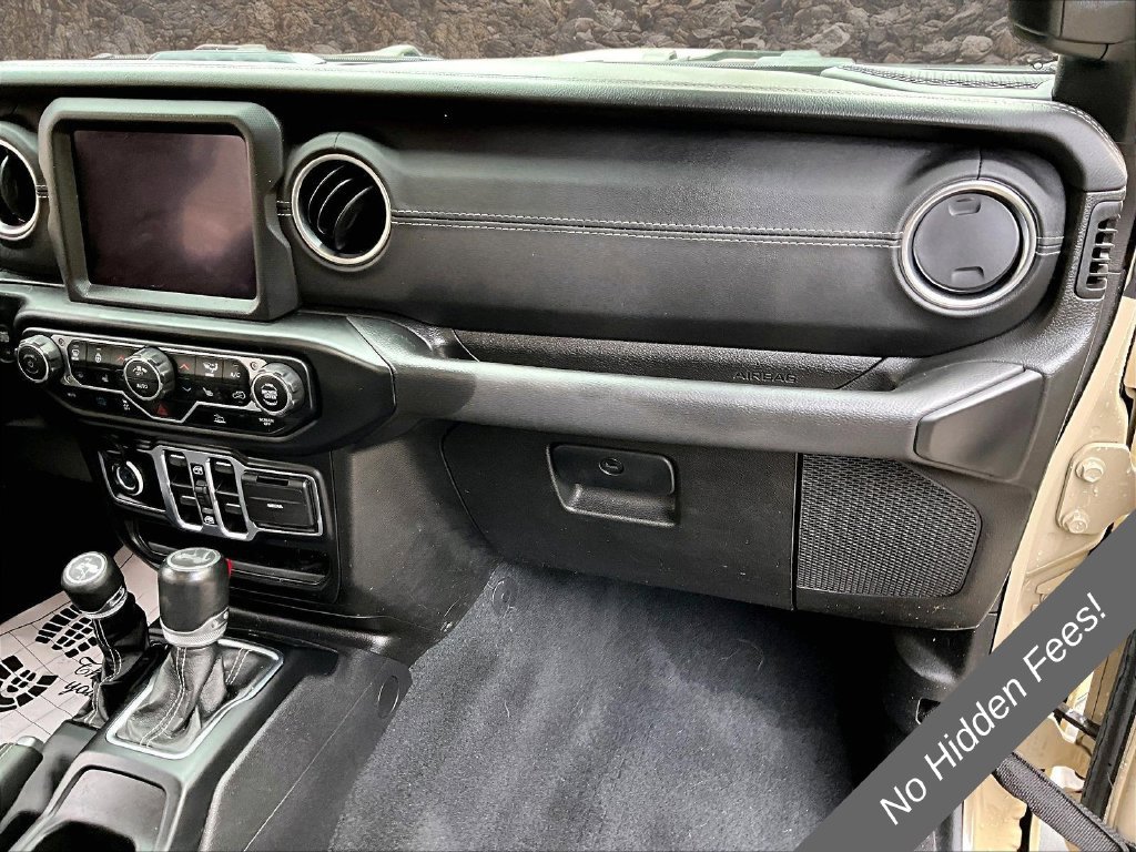 Used 2022 Jeep Wrangler Unlimited Sahara w/ Cold Weather Group AWD/4WD image 15